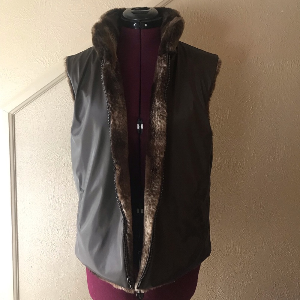 Faux Fur Vest - Picture 4 of 5